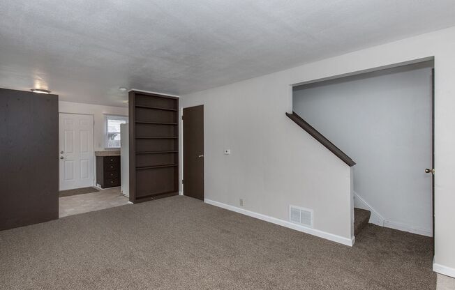 2 beds, 1 bath, 995 sqft, $850, Unit 319