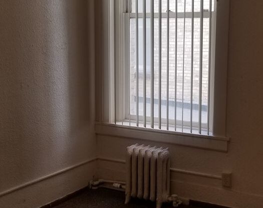 2 beds, 2 baths, 525 sqft, $695, Unit 230