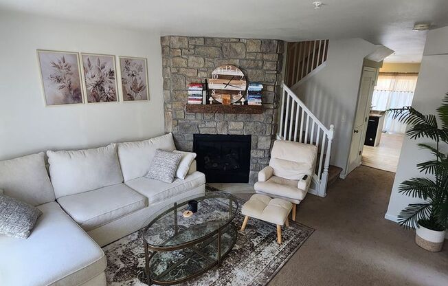 Modern 3-Bed, 3-Bath Townhome Near Fort Carson