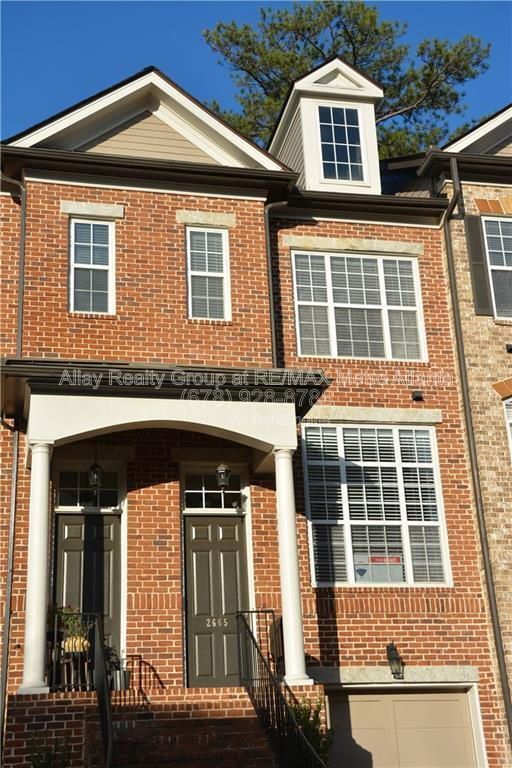 2673 RIVERS EDGE DR NE