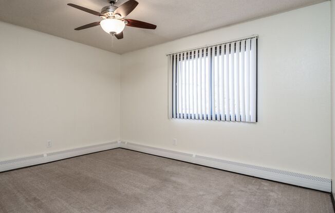 2 beds, 1 bath, 938 sqft, $1,415, Unit 860-301