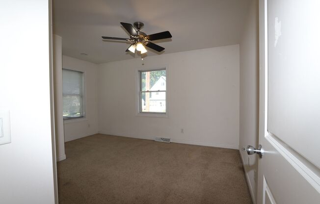 5 beds, 2 baths, $4,295