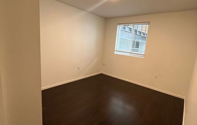 Studio, 1 bath, 175 sqft, $1,350, Unit 2200