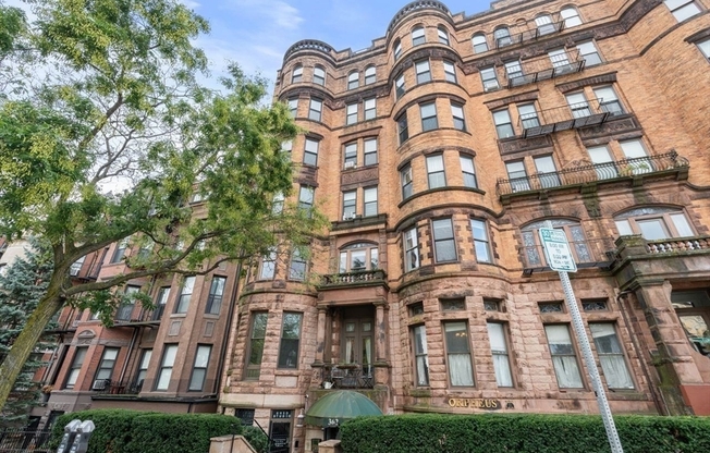 1 bed, 1 bath, 689 sqft, $3,250, Unit 6D