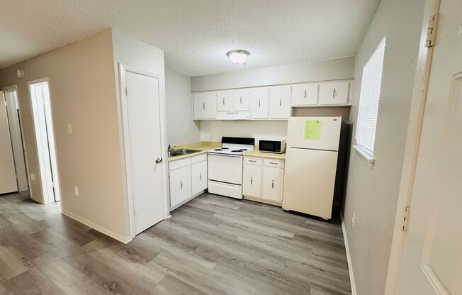 Pied Piper Apartments (Studio)