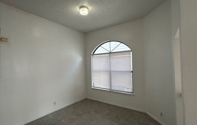 AVAILABLE NOW 4 BED/ 2 BA HOUSE FOR RENT! LP 1604/PUE RD