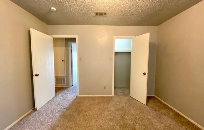 2 beds, 1.5 baths, 1,048 sqft, $1,700