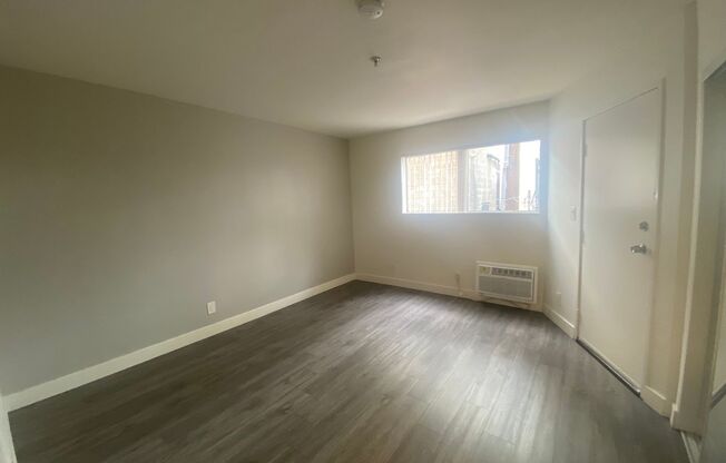 1 bed, 1 bath, 700 sqft, $1,723, Unit 110
