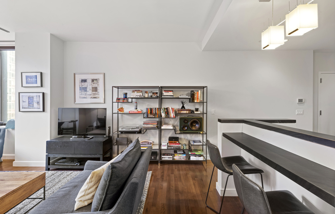 1 bed, 1 bath, 836 sqft, $7,250, Unit 15H