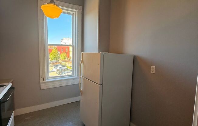 1 bed, 1 bath, $625, Unit 504 Nichols Street