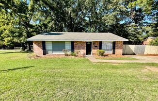 ** 3 bed 2 bath located off Perry hill ** Call 334-366-9198 to schedule a self showing