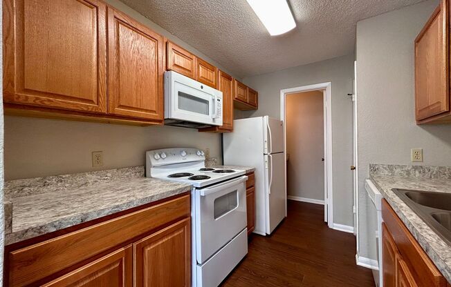 2 beds, 1.5 baths, 964 sqft, $1,395, Unit A