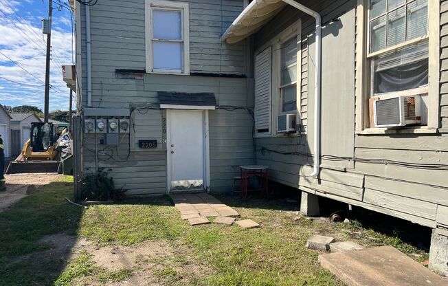 1 bed, 1 bath, $1,100