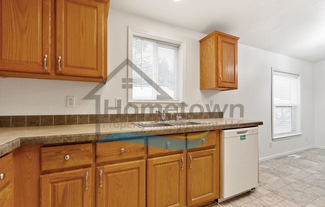 3 beds, 2 baths, $1,550, Unit Space 44