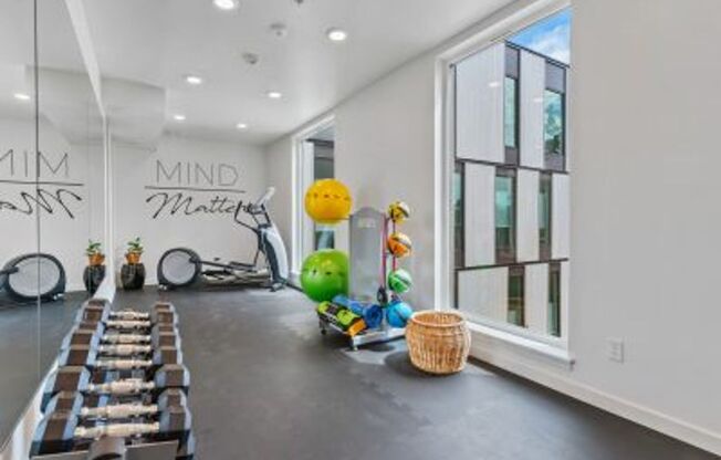 1 bed, 1 bath, 490 sqft, $1,425, Unit 210