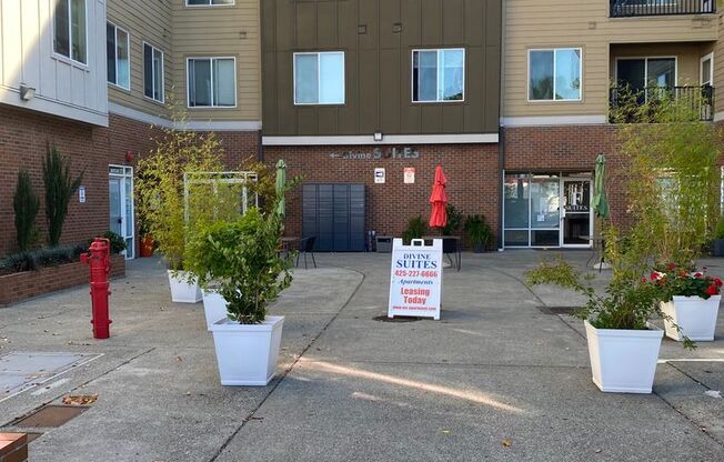 Studio, 1 bath, 462 sqft, $1,297, Unit 329