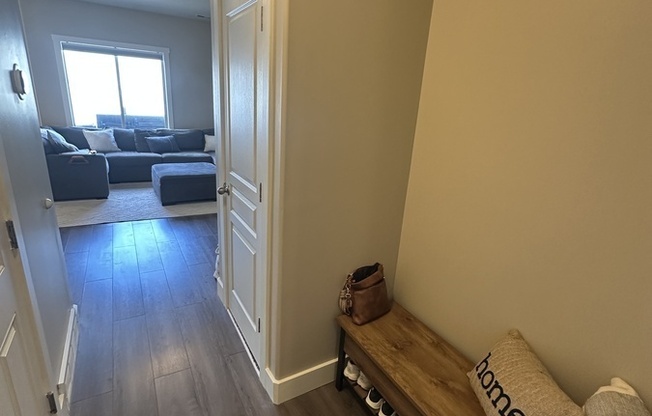 1352 STONE MDW DR