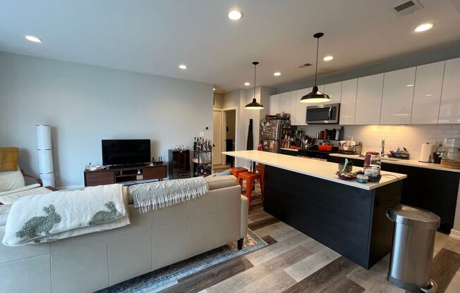 713 N Milwaukee