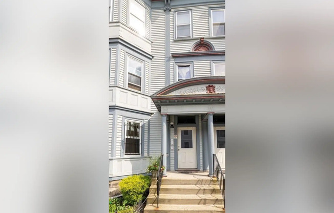 41 Hawthorne St Unit B