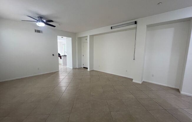 Stunning 3-Bedroom Home in Costa Del Sol – Available July!
