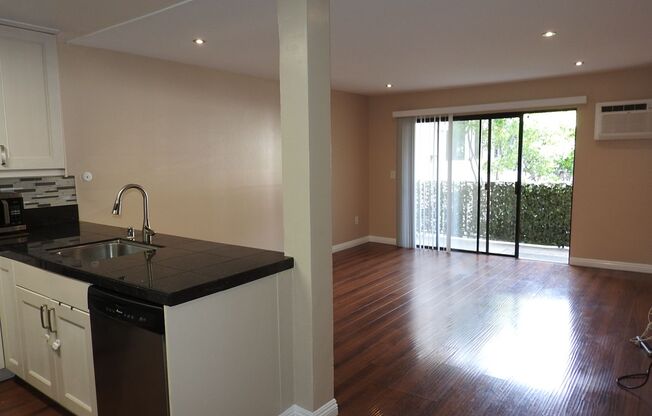 1 bed, 1 bath, $2,200, Unit #226