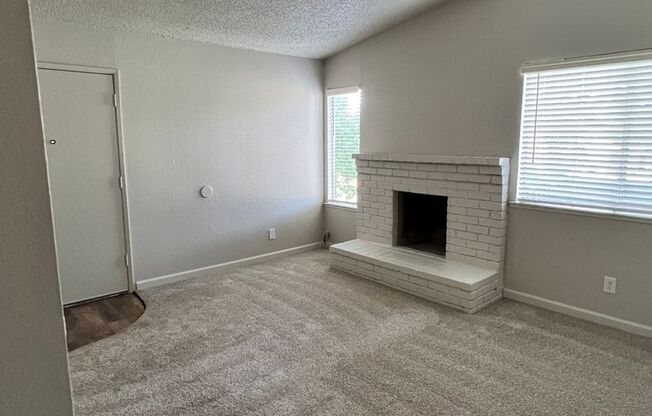 2 beds, 1 bath, $1,595, Unit 07