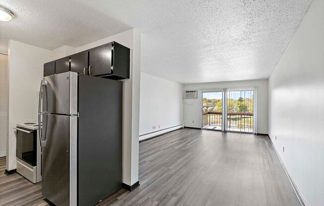 1 bed, 1 bath, 750 sqft, $975, Unit 7710-203