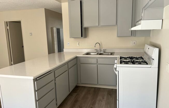 2 beds, 1.5 baths, 754 sqft, $2,325, Unit 220