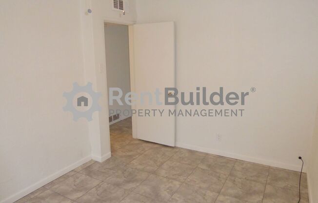 2 beds, 1 bath, 700 sqft, $1,195, Unit Unit C