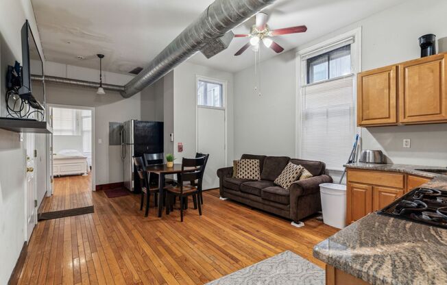 3 beds, 2 baths, 1,000 sqft, $2,600, Unit 3414 - B