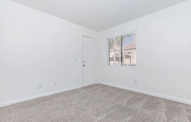 2 beds, 1 bath, 697 sqft, $1,050, Unit 226