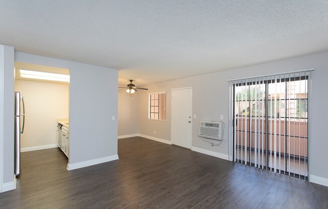 2 beds, 2 baths, $2,395, Unit 113