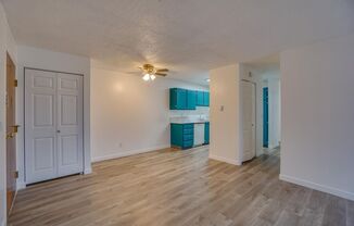 2 beds, 1 bath, 800 sqft, $1,600, Unit 13*