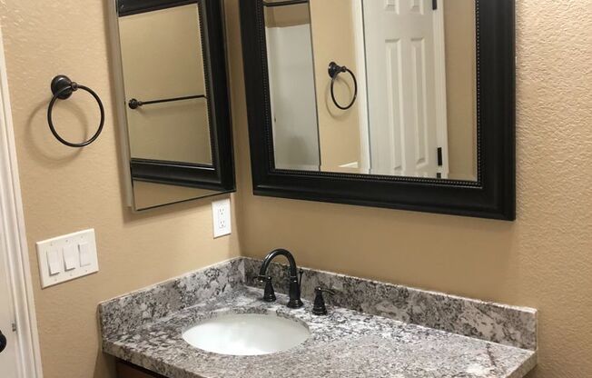 2 beds, 2 baths, 900 sqft, $2,800, Unit 416