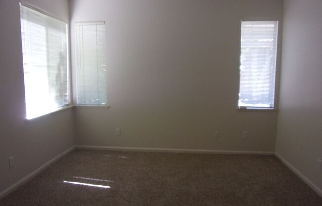 3 beds, 2 baths, $2,800, Unit Vacaville, CA 95688