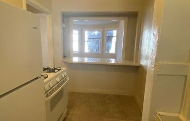 Studio, 1 bath, $1,750, Unit 4