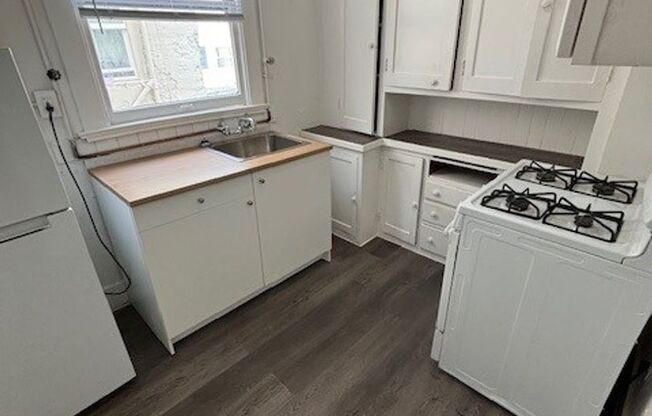 1 bed, 1 bath, $1,695, Unit 502