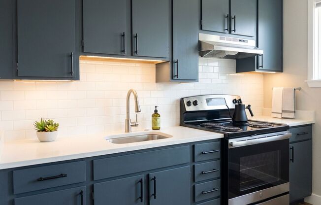 Studio, 1 bath, 650 sqft, $1,095, Unit 14