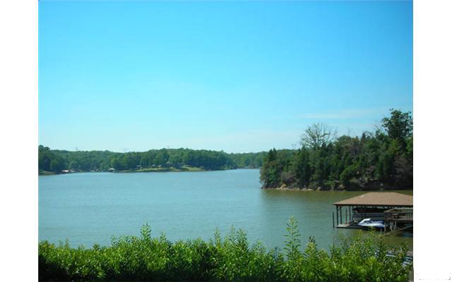 Charming 2 bed 2 bath condo with great water views in gated community in Charlotte on Lake Wylie!