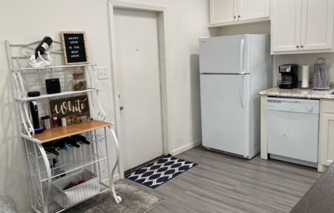 1 bed, 1 bath, 575 sqft, $1,295, Unit 404