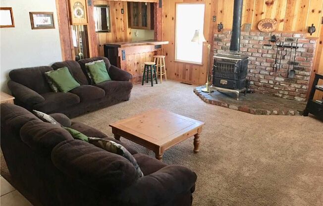 Furnished 8 bedroom Seasonal or Long term  for 8-10 ppl. near heavenly Avail. Nov 15, 2024