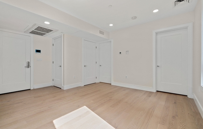 2 beds, 2 baths, 1,015 sqft, $3,500, Unit 303