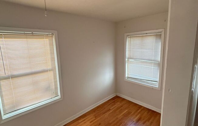 2 beds, 1 bath, $1,595