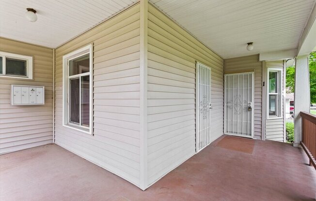 902 W MANSFIELD AVE