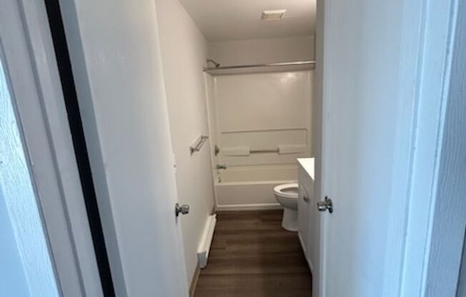 2 beds, 1 bath, 750 sqft, $965, Unit Unit 6262-09