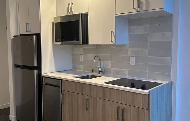 741 Harvard Modern studios with w/d in unit!