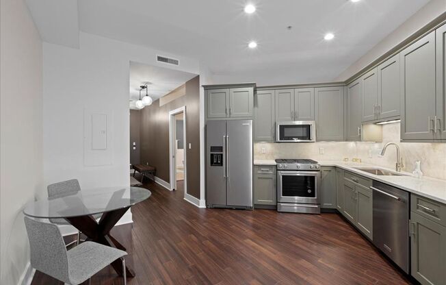 1 bed, 1 bath, 850 sqft, $2,300, Unit North Euclid Ave 9 #441
