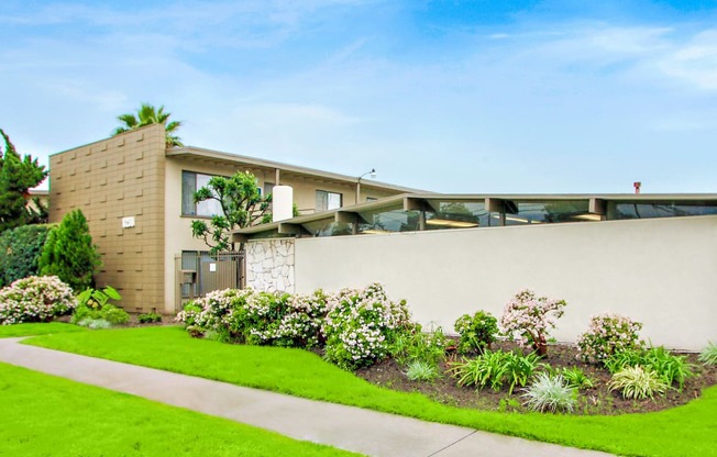 Glen haven exterior with lush landscaping