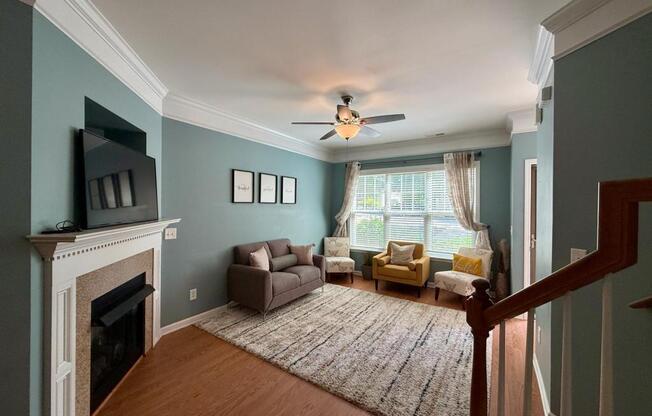 617 ELM AVE