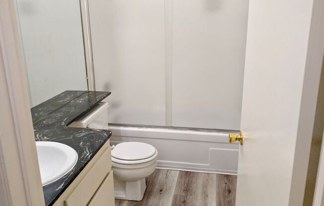3 beds, 2 baths, 1,304 sqft, $2,350, Unit 140112